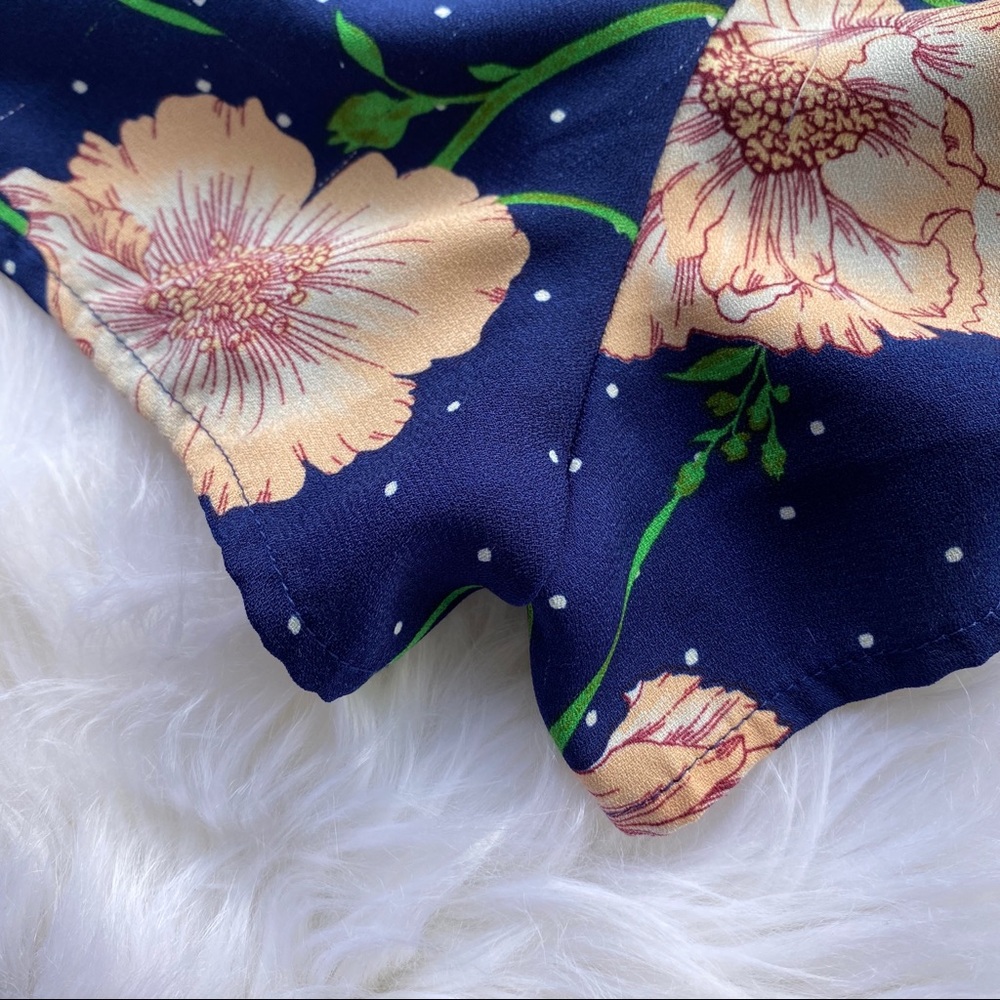 Forever21 blue floral romper size small - Picture 8 of 10